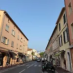 Апартаменты La Pampelonne Place Des Lices
