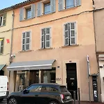 La Pampelonne Place Des Lices Апартаменты Сен-Тропе