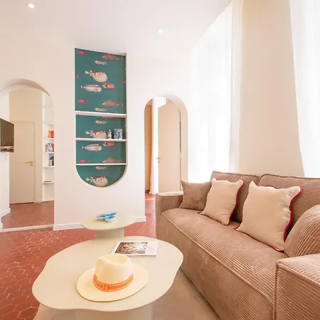 Апартаменты La Pampelonne Place Des Lices